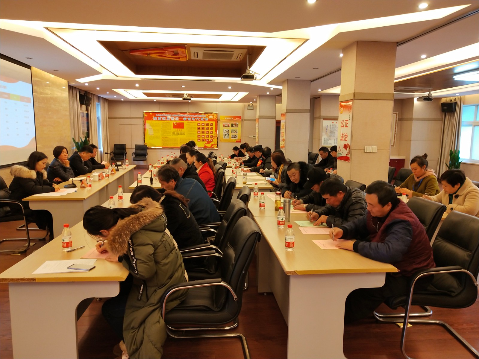 人生就是博市场选举产生第四届工会委员会.jpg 人生就是博市场选举产生第四届工会委员会.jpg
